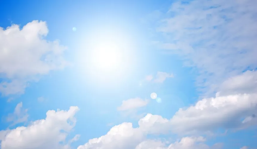 Почему бывает аллергия на солнце, если солнечные лучи - не аллерген?
